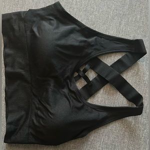 Yoga Basic Crisscross Back Sports Bra